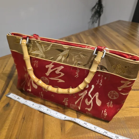 Handmade Handbag In Real Silk - Picture 4 of 4